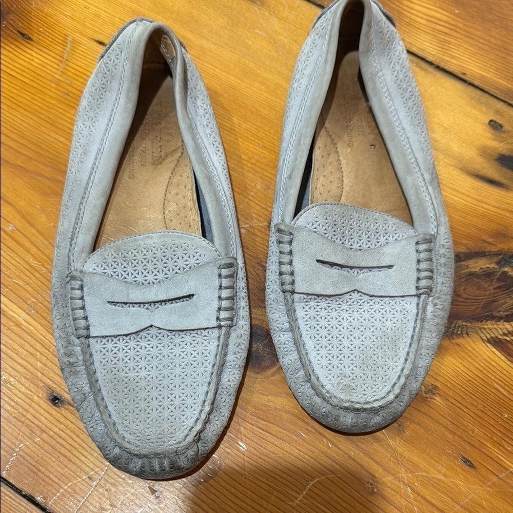 Ralph Lauren Camila Gray Loafers Slip-Ons with Soft Suede Material Size 8.5